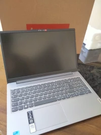 Lenovo IDEAPAD Slim 3 (Jamais utilisé)