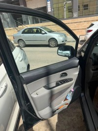 سيارات-kia-carens-2007-باب-الزوار-الجزائر