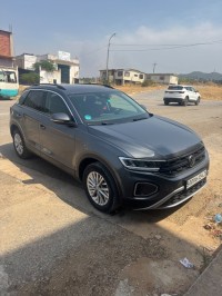 سيارات-volkswagen-t-roc-2024-life-plus-فلفلة-سكيكدة-الجزائر