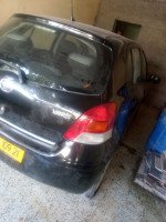 voitures-toyota-yaris-2009-oum-toub-skikda-algerie