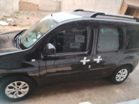 voitures-renault-kangoo-2015-el-kerma-oran-algerie