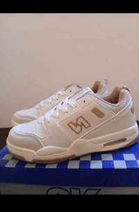 chaussures-lot-de-baskets-enfants-mostaganem-algerie