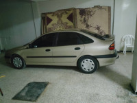 voitures-renault-laguna-1-2000-msila-algerie