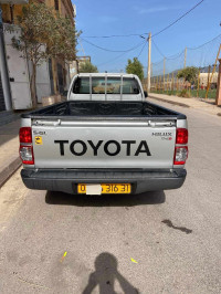 utilitaire-toyota-hilux-2016-ben-freha-oran-algerie