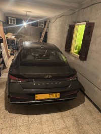voitures-hyundai-elentra-2025-aomar-bouira-algerie