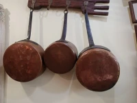 Anciennes grandes Casseroles En Cuivre