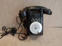Ancien téléphone Ericsson Colombes à cadran mural en Bakélite des années 1950