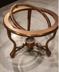 Support Globe en bronze avec boussole 