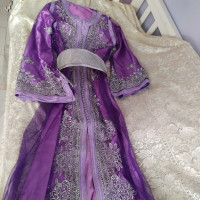 robes-caftan-marocain-mauve-et-argent-bir-mourad-rais-alger-algerie