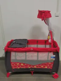 lit parc marque Baby Gaté avec deux niveaux de hauteur dimensions 120x60 cm  couleur  Rouge 