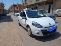 voitures-renault-clio-3-2011-night-and-day-darguina-bejaia-algerie