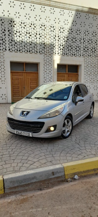 voitures-peugeot-207-2011-fennec-el-bayadh-algerie