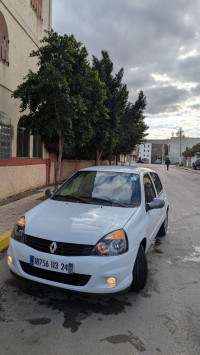 voitures-renault-clio-campus-2013-bye-guelma-algerie