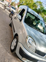 voitures-renault-kangoo-2007-blida-algerie