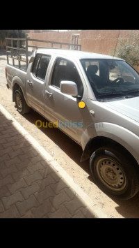 voitures-nissan-navara-2015-elegance-4x2-ahnif-bouira-algerie