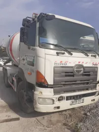 Hino Camion malaxeur 2013