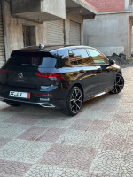 voitures-volkswagen-golf-8-2022-active-taher-jijel-algerie