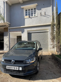 voitures-volkswagen-touran-2018-ouled-el-alleug-blida-algerie