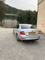 voitures-skoda-octavia-2015-ambiente-bejaia-algerie