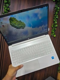 HP Laptop 15s i3 11th 8GB 256SSD 15.6P