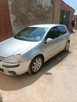 moyenne-berline-volkswagen-golf-5-2005-medea-algerie