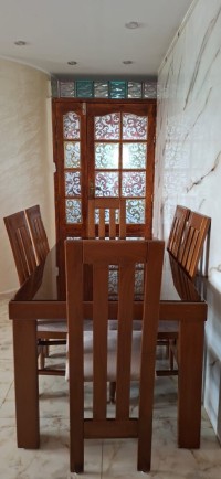 طاولات-الطعام-table-de-salon-6-places-en-tres-bon-etat-وهران-الجزائر