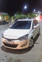 voitures-hyundai-i20-2014-el-madher-batna-algerie