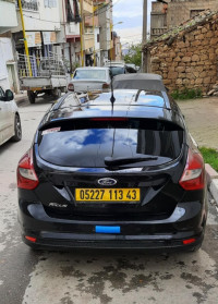 voitures-ford-focus-5-portes-2013-mila-algerie