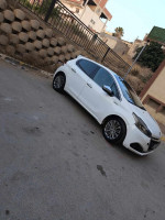 voitures-peugeot-208-2015-allure-facelift-staoueli-alger-algerie