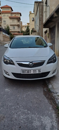 voitures-opel-astra-2011-j-douera-alger-algerie