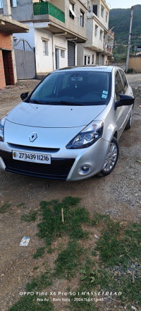 voitures-renault-clio-3-2012-night-and-day-bejaia-algerie