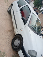 سيارة-صغيرة-renault-clio-2-2000-الميلية-جيجل-الجزائر