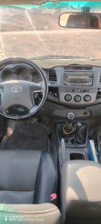 voitures-toyota-hilux-2014-annaba-algerie