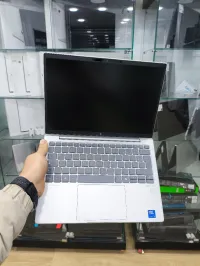 HP ELITEBOOK 830 13.3 INCH G11 ULTRA 5 125U/16G DDR5/512G SSD NVME 4.0/13.3 WUXGA IPS/EMPREINTE