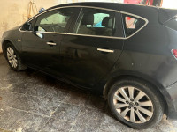 berline-opel-astra-4-portes-2014-cosmo-ain-el-turck-oran-algerie