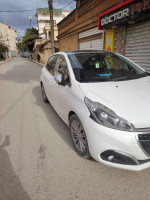 voitures-peugeot-208-2018-allure-facelift-baba-hassen-alger-algerie