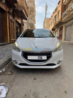 voitures-peugeot-208-2014-allure-ain-temouchent-algerie