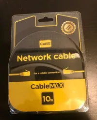 Câble réseau Ethernet 10 mètres.