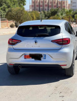 voitures-renault-clio-5-2023-equilibre-ngaous-batna-algerie