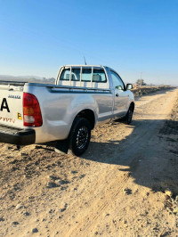 voitures-toyota-hilux-2011-belassel-bouzegza-relizane-algerie