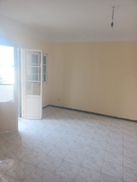 appartement-location-f4-tipaza-kolea-algerie