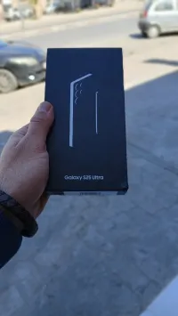 S25 ultra neuf Black jamais utilisé 256 S25 ultra