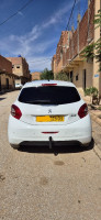 voitures-peugeot-208-2015-allure-laghouat-algerie