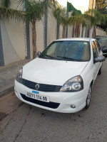 voitures-renault-clio-campus-2014-bye-blida-algerie