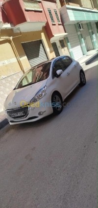 سيارات-peugeot-208-2013-allure-سطيف-الجزائر