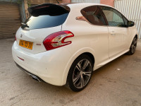 voitures-peugeot-208-2013-gti-mostaganem-algerie