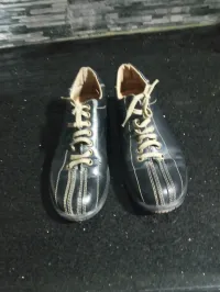 Un lot des chaussures Femme/Garçon/Fillette