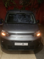 voitures-fiat-doblo-01place-2024-dz-تاع-وهران-dar-el-beida-alger-algerie