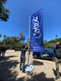 Location de drapeaux publicitaires de 5 mètres