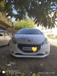 voitures-peugeot-208-2014-miliana-ain-defla-algerie